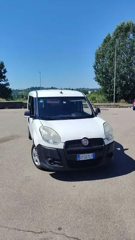 Usata Fiat Doblò 90 CV (66 kW) 2012 Monovolume