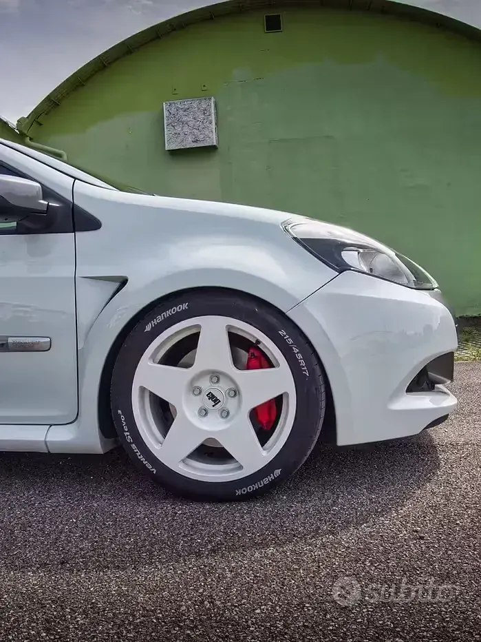 Usata Renault Clio III R.S. 200 CV (147 kW) 2009 Berlina