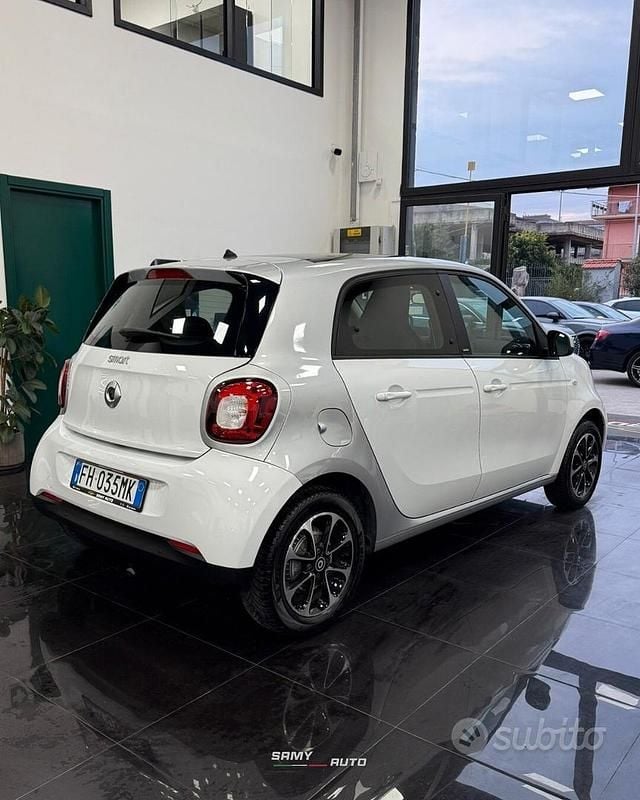 Usata Smart ForFour Passion 71 CV (52 kW) 2017 Bianco Utilitaria
