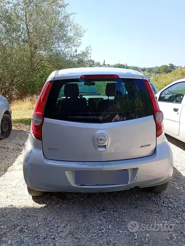 Usata Opel Agila 65 CV (47 kW) 2009 Grigio Utilitaria