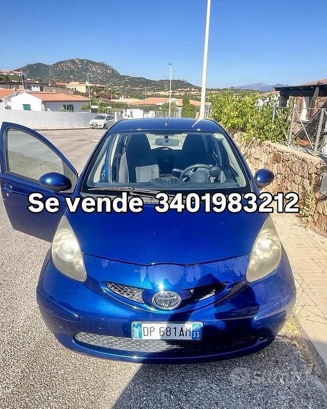Usata Toyota Aygo 68 CV (50 kW) 2008 Blu Utilitaria