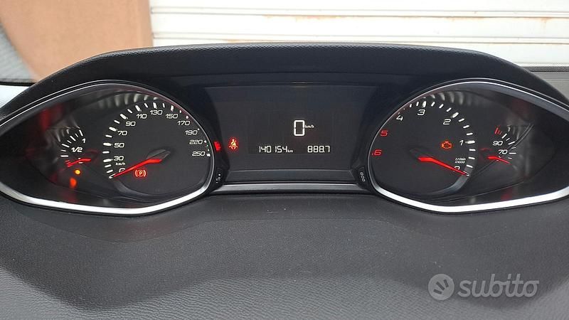 Usata Peugeot 308 SW 102 CV (75 kW) 2019 Grigio Station wagon