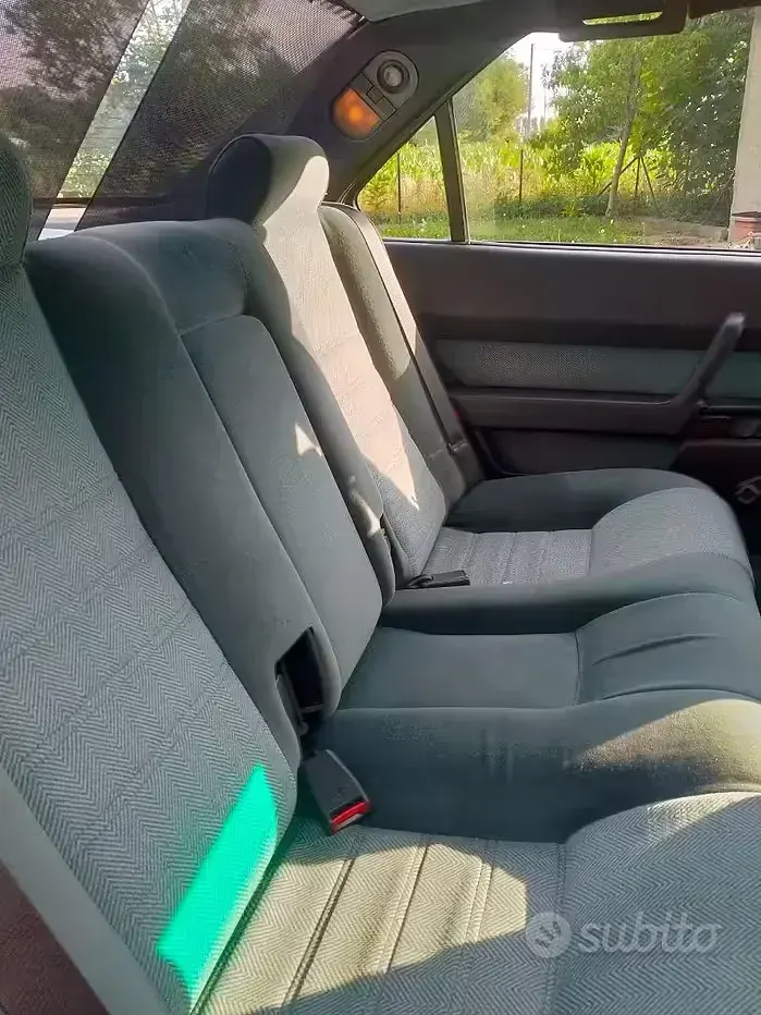 Usata Alfa Romeo 164 145 CV (106 kW) 1989 Nero Berlina