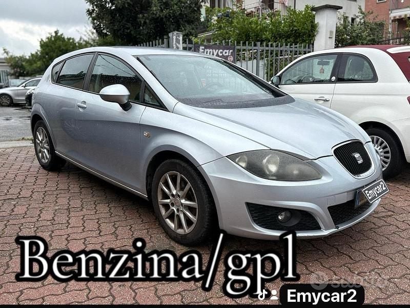 Usata Seat Leon Style 102 CV (75 kW) 2010 Grigio Utilitaria