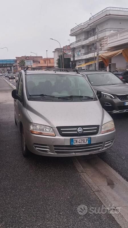 Usata Fiat Multipla 2002 Grigio Monovolume