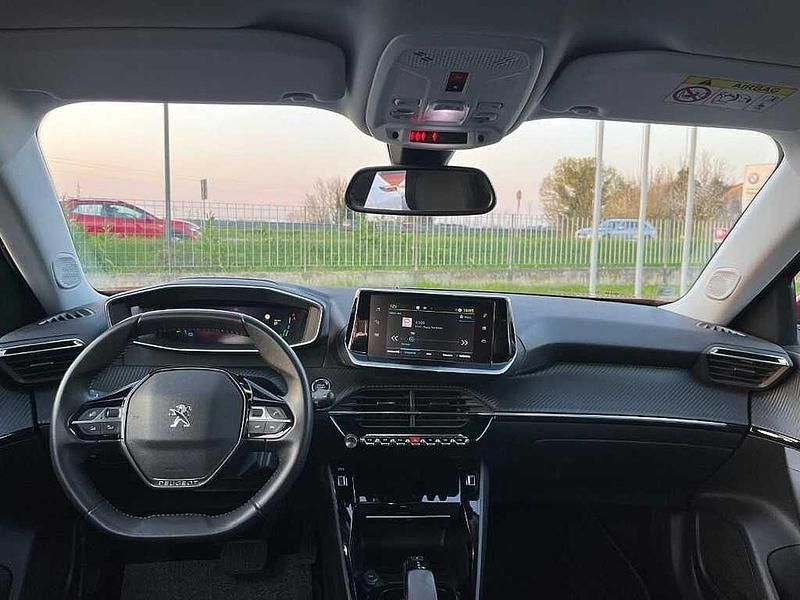 Brugt Peugeot e-2008 Allure 100 kW (136 HK) 2022 Rød SUV