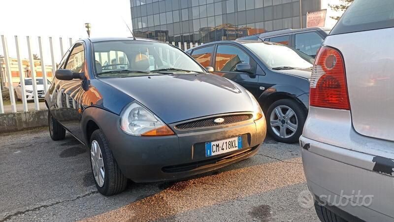 Blu Usata 2004 Ford Ka Due volumi | 2600 € (Buon prezzo) - Immagine 1/4