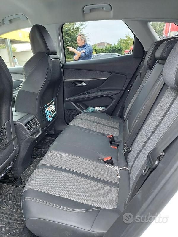 Usata Peugeot 3008 131 CV (96 kW) 2018 Bianco SUV