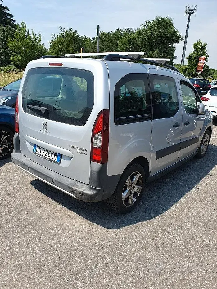 Usata Peugeot Partner 115 CV (84 kW) 2012 Grigio Monovolume