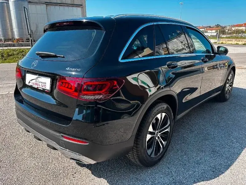 Usata Mercedes GLC220 Executive 194 CV (142 kW) 2021 Nero pastello SUV