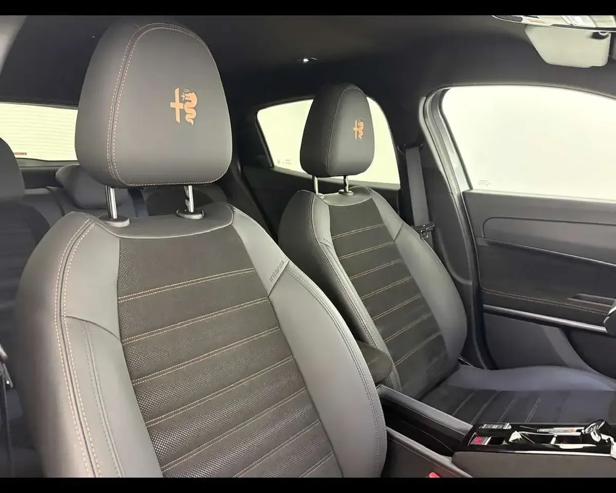 Usata Alfa Romeo GT Junior 136 CV (100 kW) 2025 Grigio arese SUV