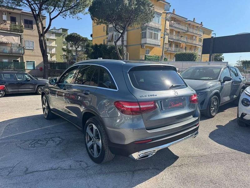 Usata Mercedes GLC250 204 CV (150 kW) 2017 Grigio SUV