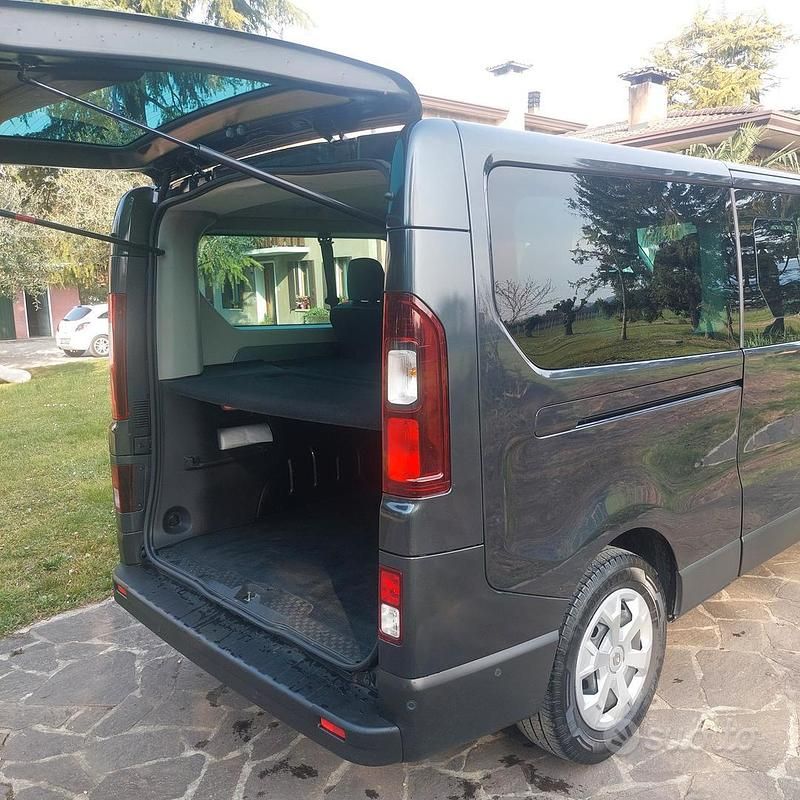 Usata Renault Trafic 150 CV (110 kW) 2021 Nero Monovolume