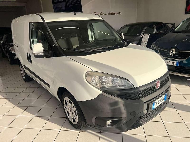 Usata Fiat Doblò 105 CV (77 kW) 2016 Bianco Monovolume