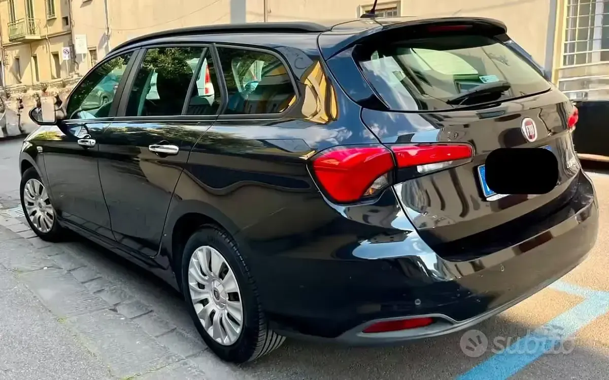 Usata Fiat Tipo 120 CV (88 kW) 2017 Nero Station wagon