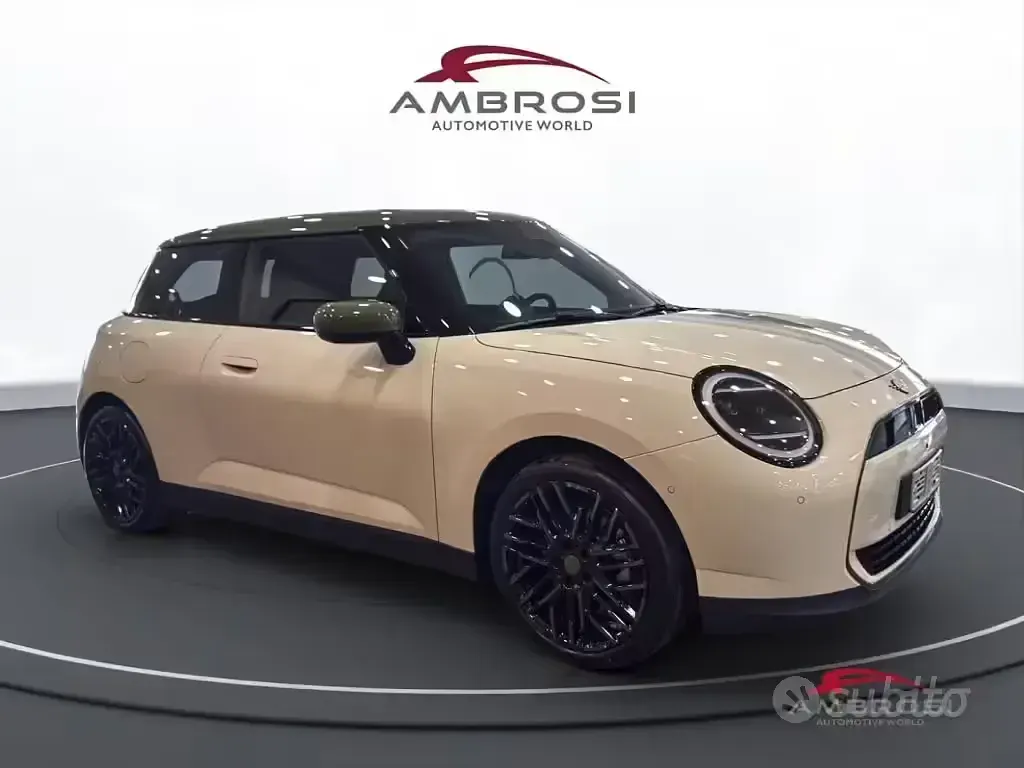 Nuova Mini Cooper 160 kW (218 CV) 2026 Bianco Utilitaria
