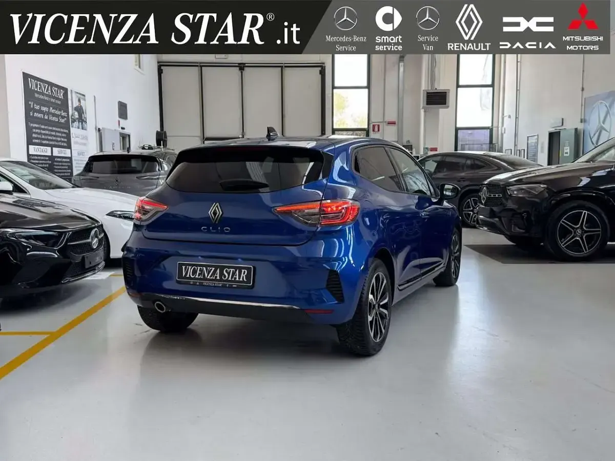 Usata Renault Clio V Techno 90 CV (66 kW) 2025 Blu iron Berlina