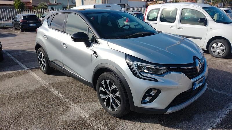 Usata Renault Captur Techno 91 CV (66 kW) 2024 Argento SUV