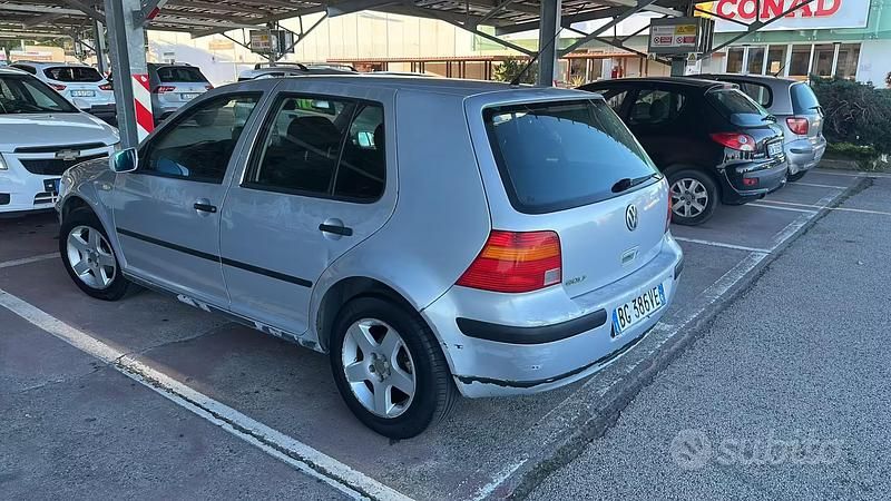 Usata VW Golf IV 75 CV (55 kW) 2000 Grigio Utilitaria