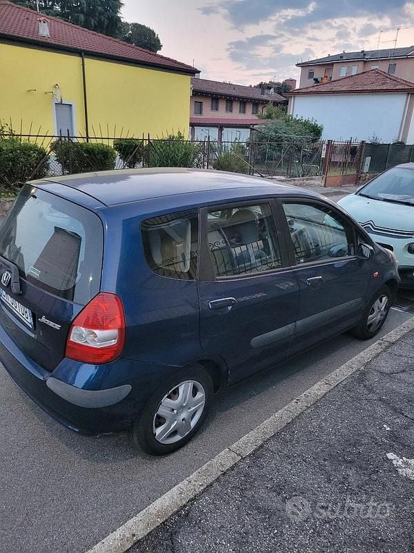 Usata Honda Jazz 78 CV (57 kW) 2003 Blu Utilitaria