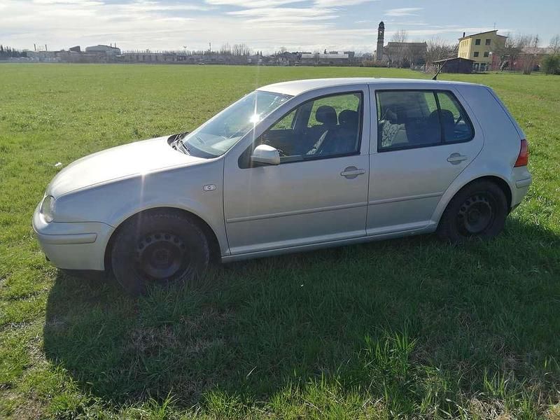 Usata VW Golf III 75 CV (55 kW) 1999 Argento Berlina