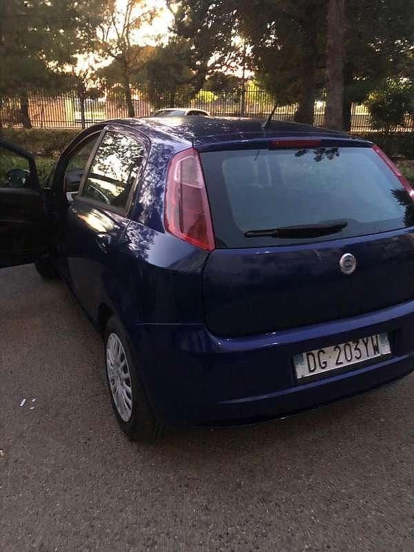 Usata Fiat Grande Punto Dynamic 75 CV (55 kW) 2007 Blu/azzurro Utilitaria