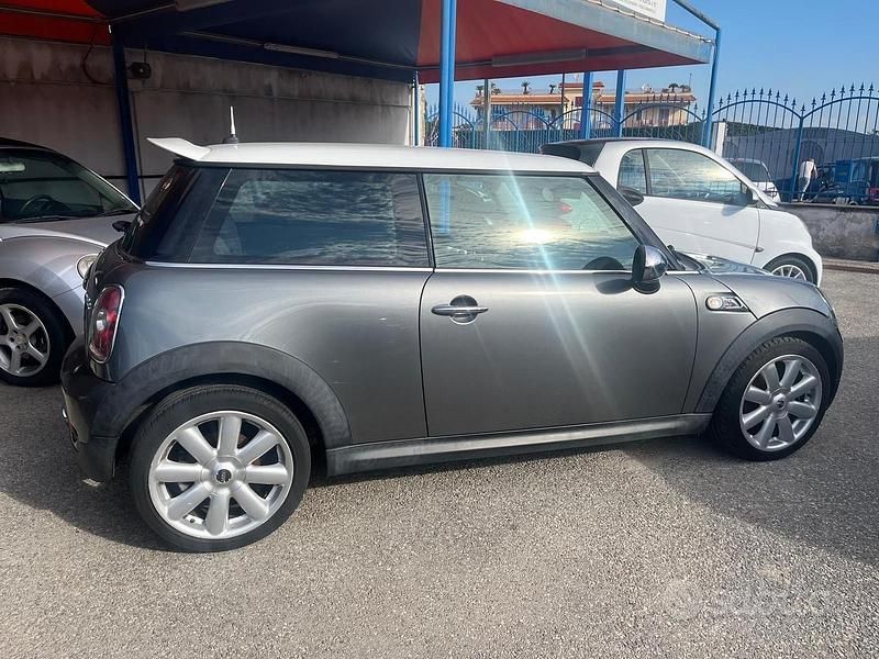 Usata Mini Cooper 175 CV (128 kW) 2009 Grigio Utilitaria