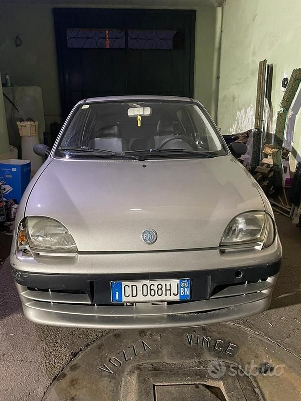 Grigio Usata 2003 Fiat 600 Due volumi | 1499 € (Buon prezzo) - Immagine 1/4