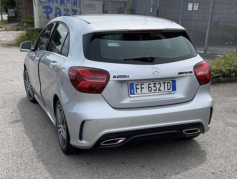 Usata Mercedes A180 Premium 109 CV (80 kW) 2017 Berlina