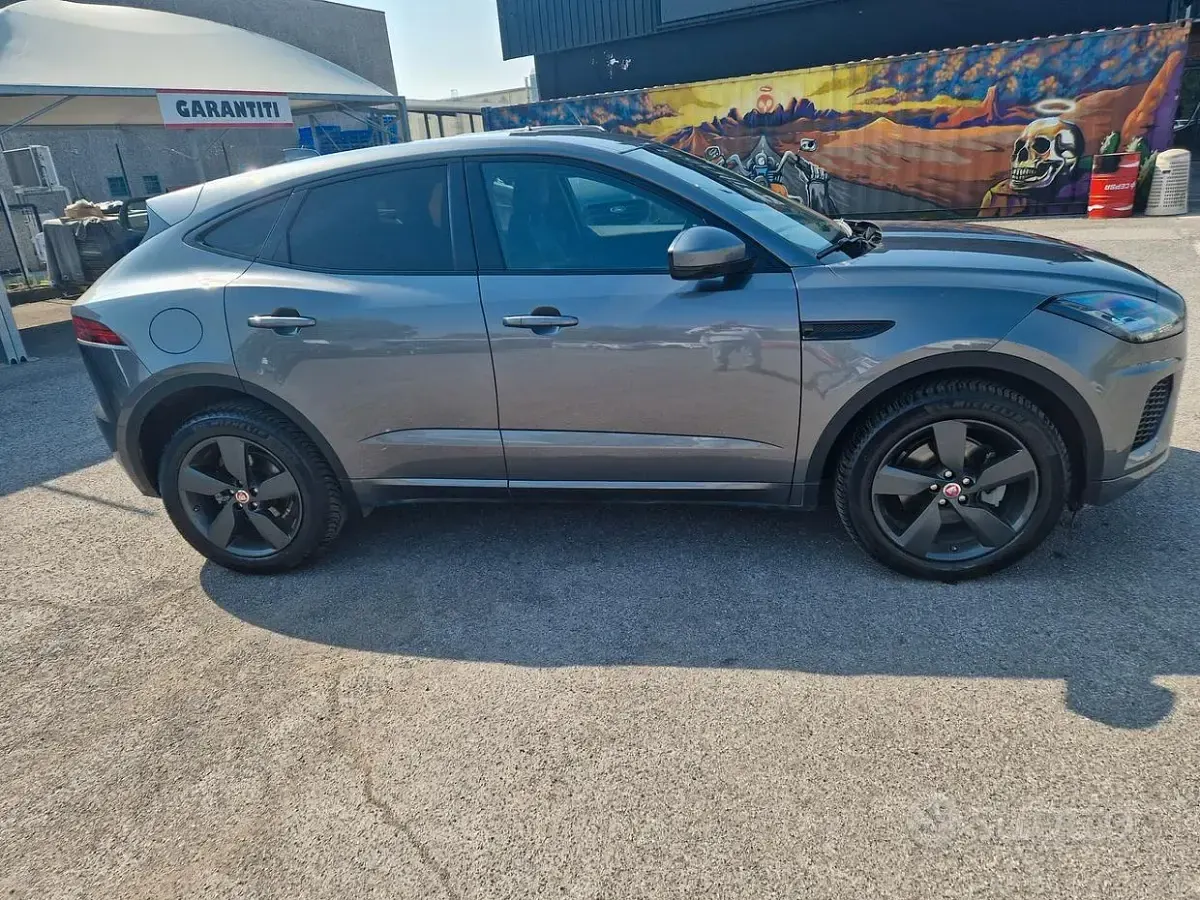 Usata Jaguar E-Pace R-Dynamic 150 CV (110 kW) 2019 Grigio SUV