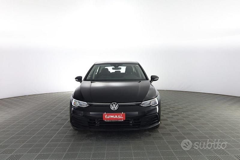 Usata VW Golf VIII Life 110 CV (80 kW) 2023 Nero perla