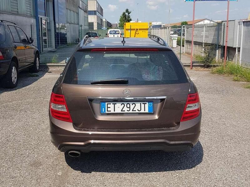 Usata Mercedes C220 170 CV (125 kW) 2014 Marrone Station wagon