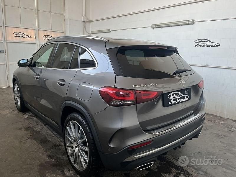 Usata Mercedes GLA200 Premium 150 CV (110 kW) 2022 Grigio SUV