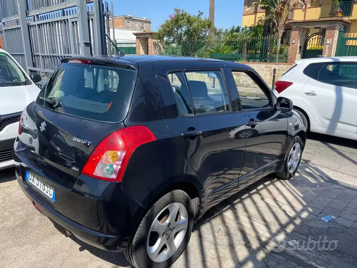 Usata Suzuki Swift GL 92 CV (67 kW) 2006 Nero Utilitaria