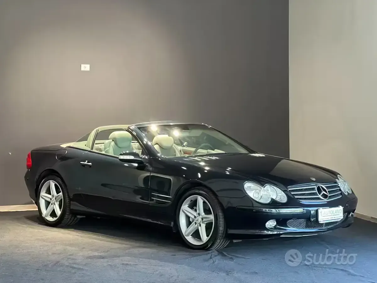 Usata Mercedes SL500 306 CV (225 kW) 2002 Nero smeraldo metallizzato Cabrio