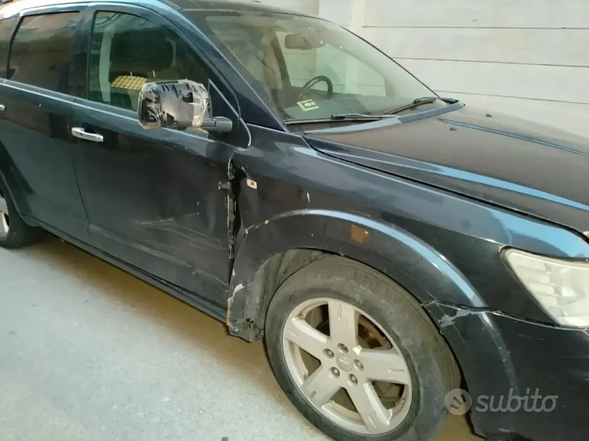 Usata Dodge Journey 140 CV (102 kW) 2008 Nero SUV