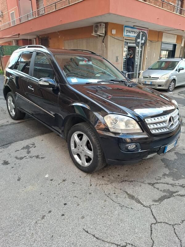 Usata Mercedes ML320 224 CV (164 kW) 2006 Nero SUV