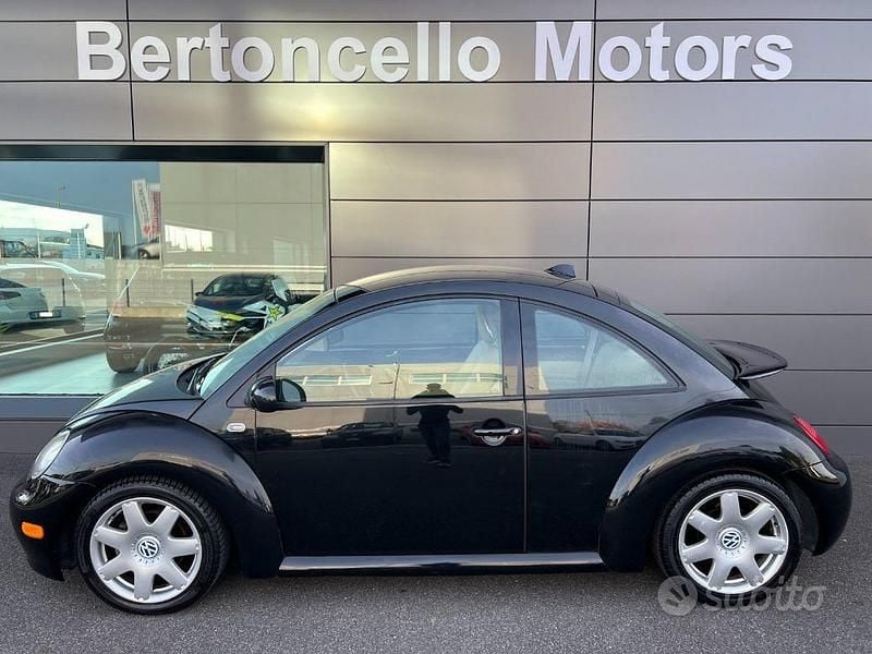 Usata VW New Beetle GT 150 CV (110 kW) 2001 Nero Utilitaria