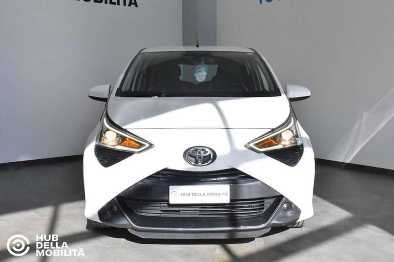 Bianco Usata 2021 Toyota Aygo Connect Style Due volumi | 12.500 € (Buon prezzo) - Immagine 1/4