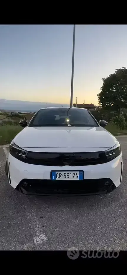Usata Opel Corsa 75 CV (55 kW) 2024 Bianco Utilitaria