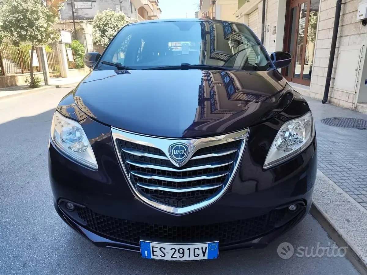 Usata Lancia Ypsilon 69 CV (50 kW) 2013 Nero Utilitaria