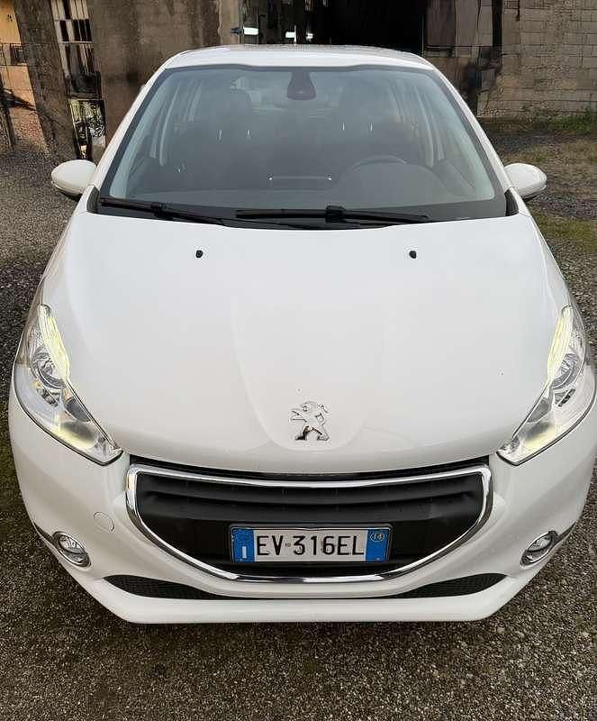 Usata Peugeot 208 Allure 82 CV (60 kW) 2015 Utilitaria