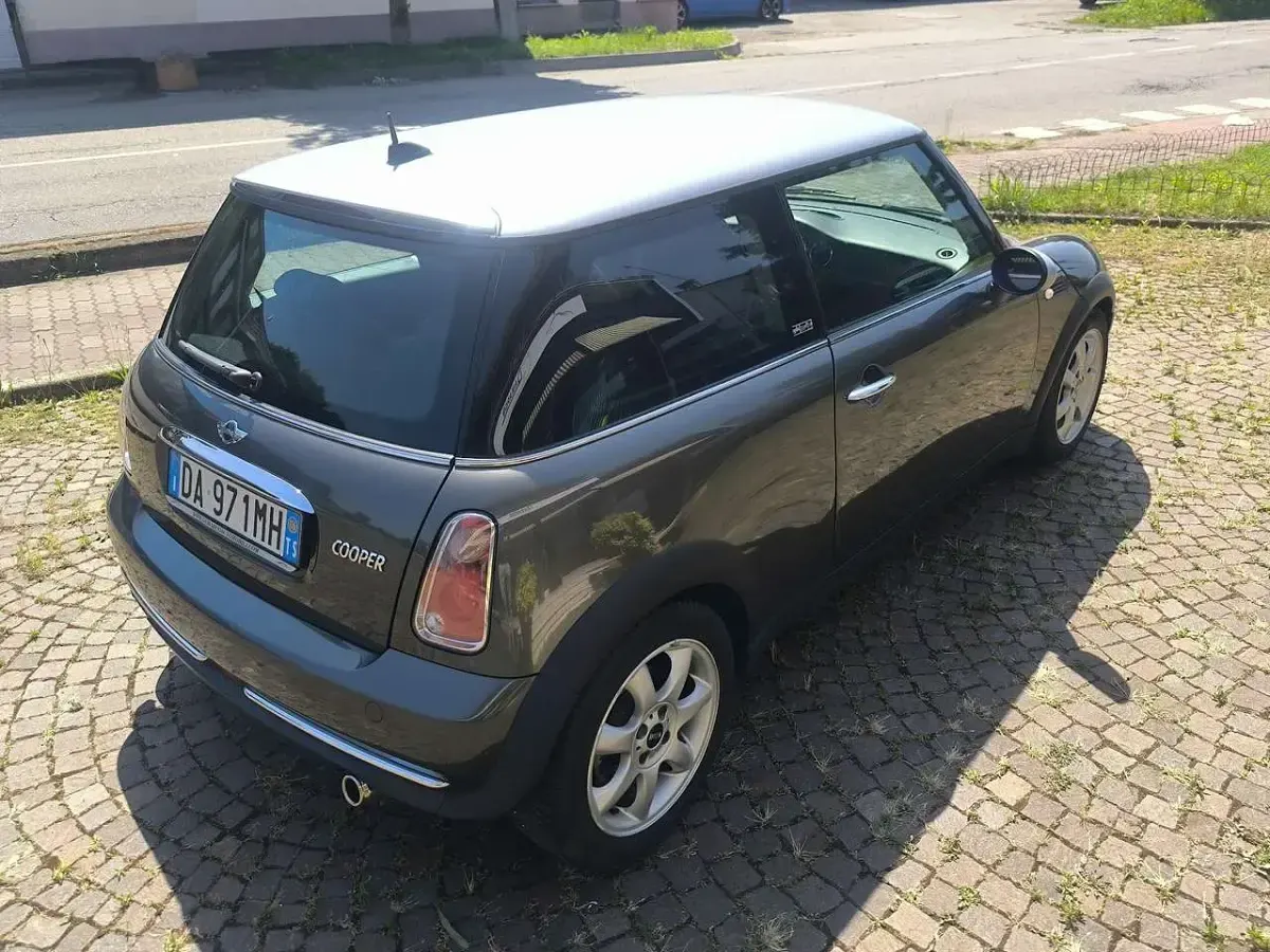 Usata Mini Cooper 116 CV (85 kW) 2006 Grigio Utilitaria