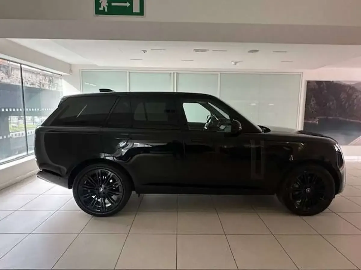 Usata Land Rover Range Rover HSE 249 CV (183 kW) 2024 Santorini black SUV