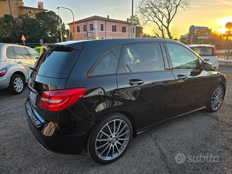Usata Mercedes B220 Premium 170 CV (125 kW) 2014 Nero Monovolume