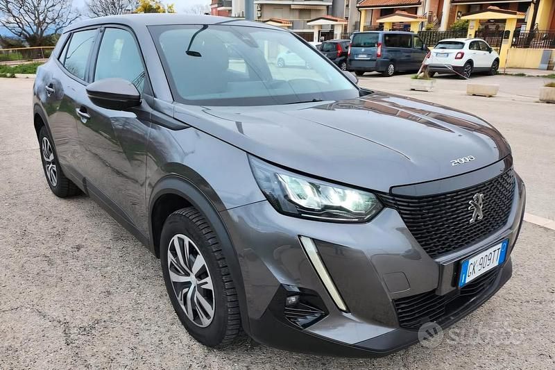 Usata Peugeot 2008 Allure 101 CV (74 kW) 2020 Grigio SUV