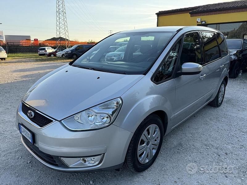 Grigio Usata 2007 Ford Galaxy Monovolume | 5000 € (Buon prezzo) - Immagine 1/4