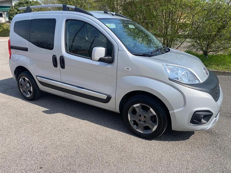 Usata Fiat Qubo Trekking 80 CV (58 kW) 2018 Grigio Monovolume