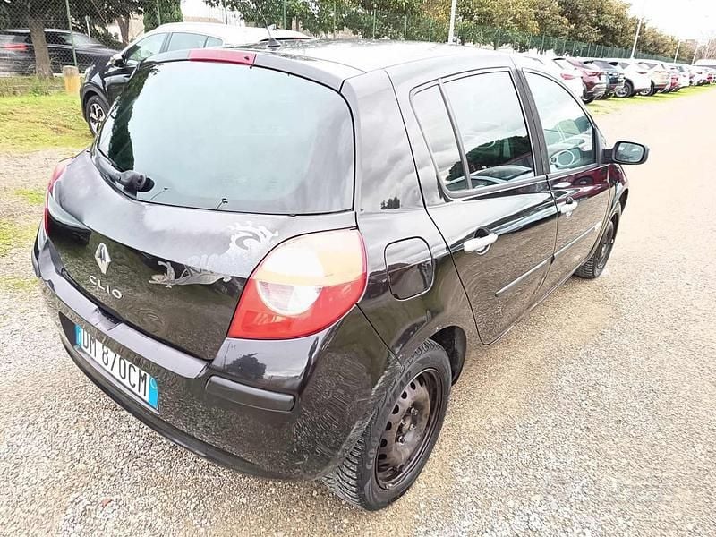 Usata Renault Clio II 70 CV (51 kW) 2008 Grigio Berlina
