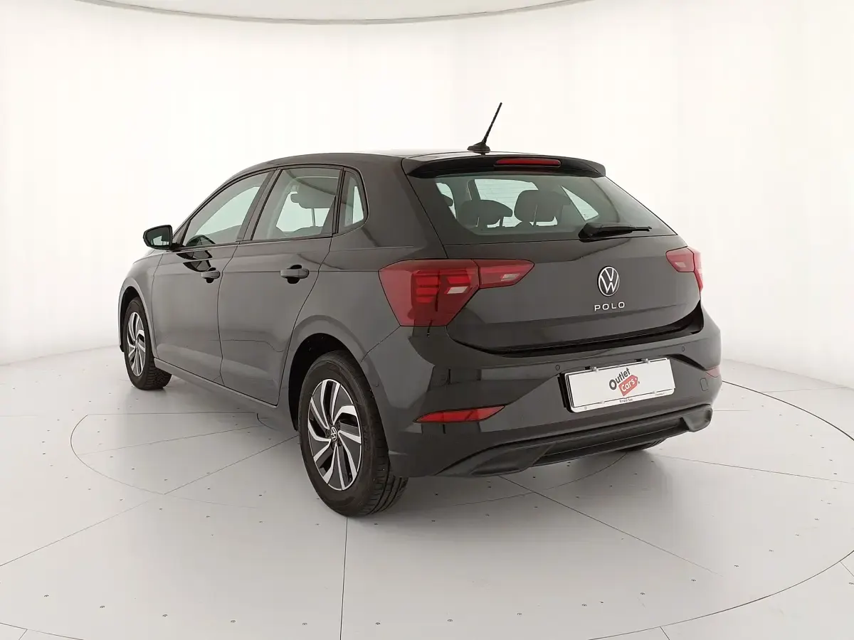Usata VW Polo Life 95 CV (69 kW) 2023 Deep black perlato Utilitaria